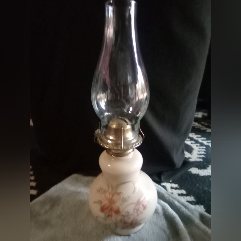 VTG Hurricane Kerosene Oil Lamp Kaadan Ltd Tan Tiger Lily Floral 1980 Farmhouse